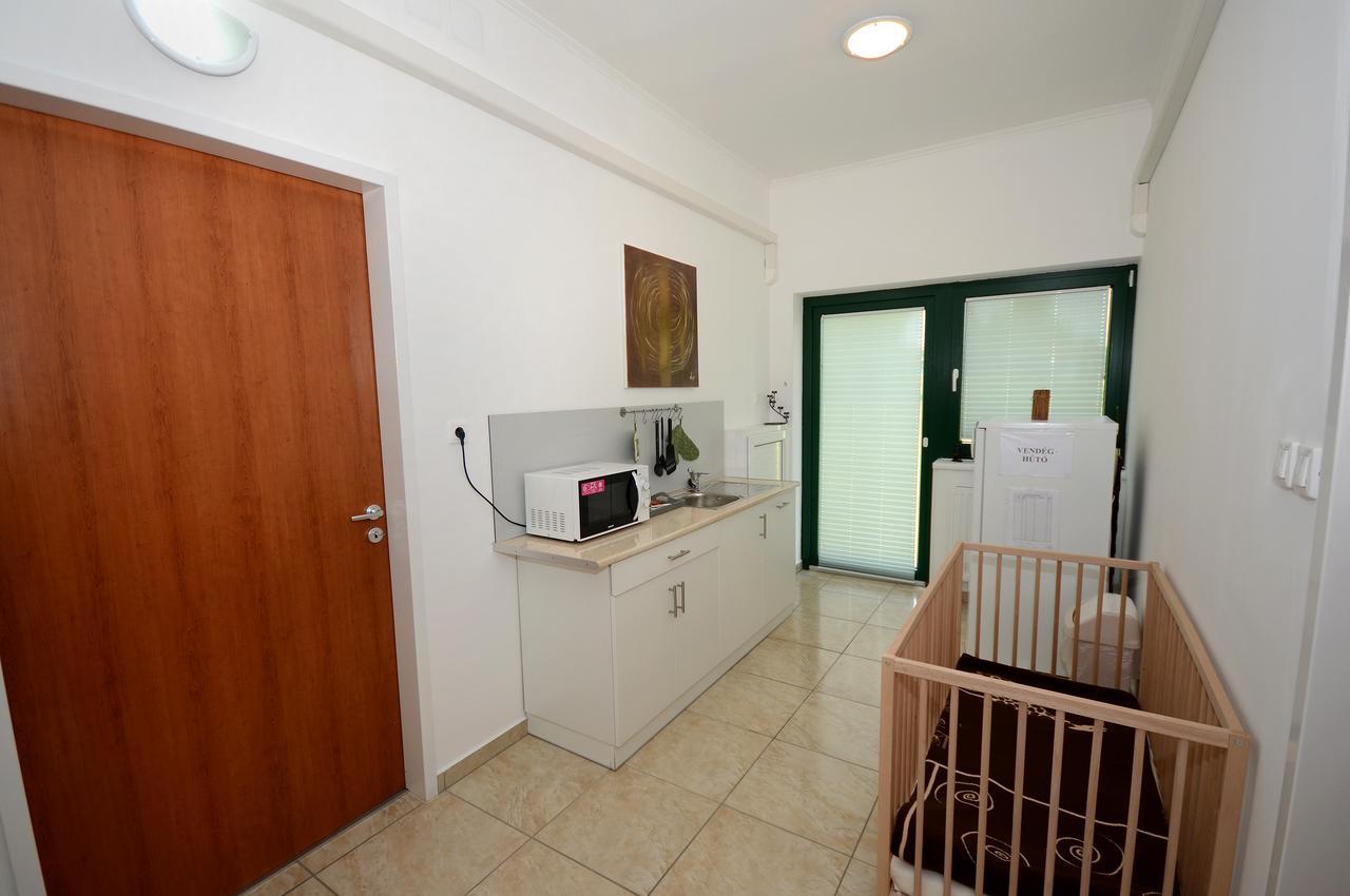 Szarszo Panzio Bed & Breakfast Балатонсарсо Екстериор снимка