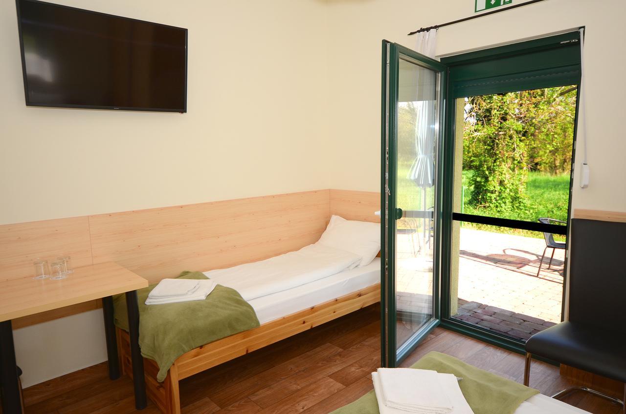 Szarszo Panzio Bed & Breakfast Балатонсарсо Екстериор снимка