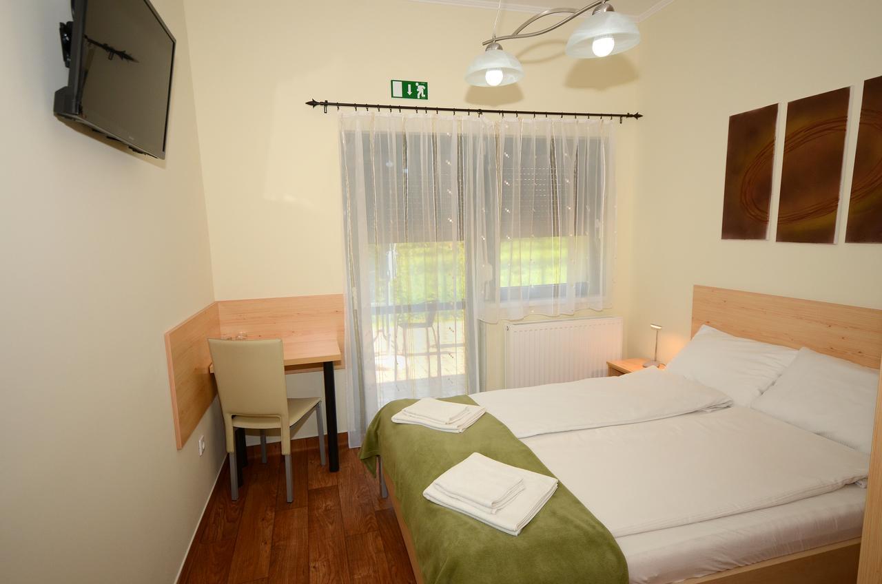 Szarszo Panzio Bed & Breakfast Балатонсарсо Екстериор снимка