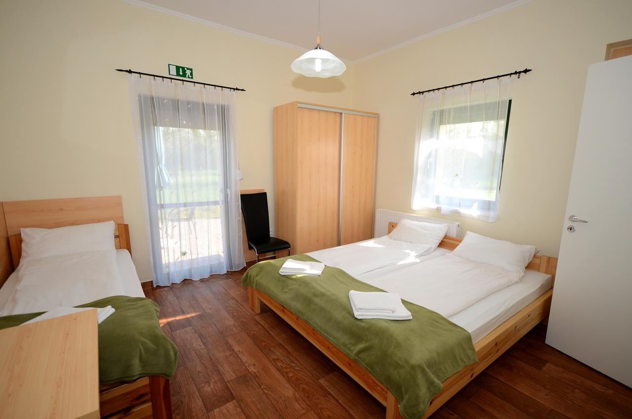 Szarszo Panzio Bed & Breakfast Балатонсарсо Екстериор снимка