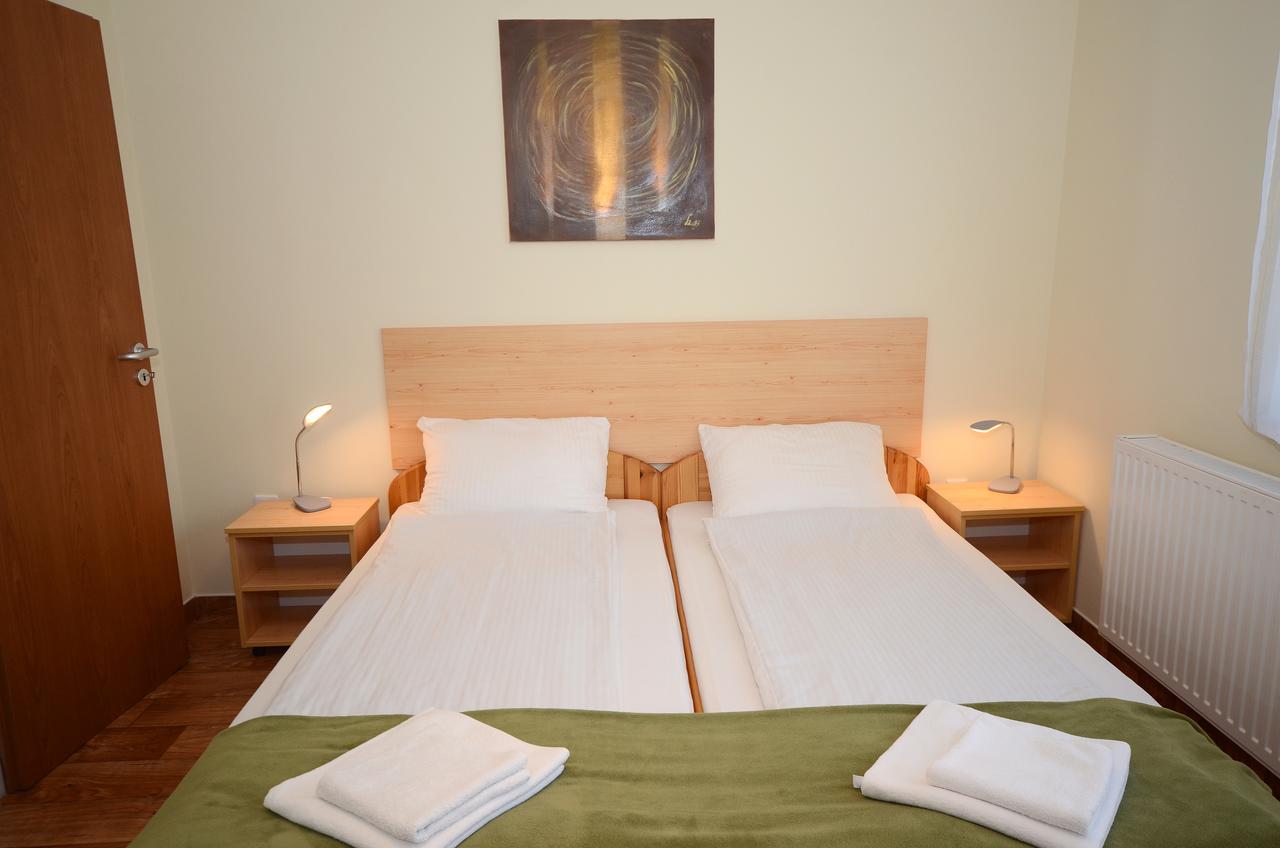 Szarszo Panzio Bed & Breakfast Балатонсарсо Екстериор снимка
