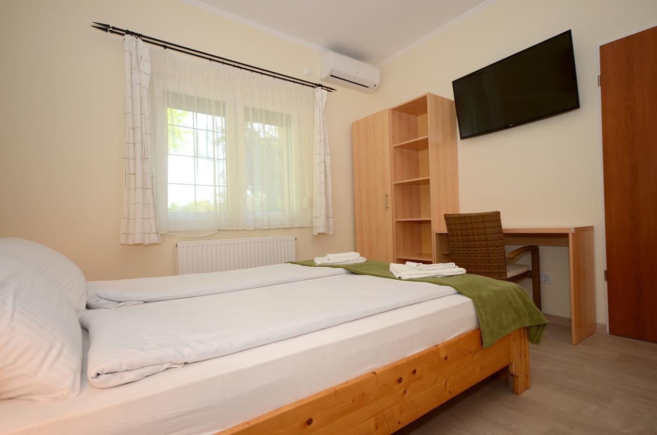 Szarszo Panzio Bed & Breakfast Балатонсарсо Екстериор снимка