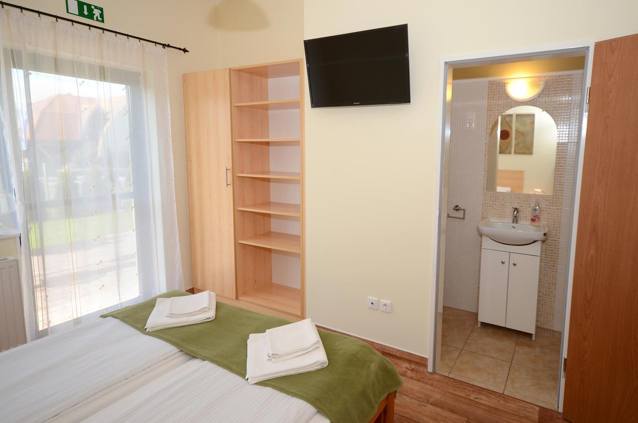 Szarszo Panzio Bed & Breakfast Балатонсарсо Екстериор снимка