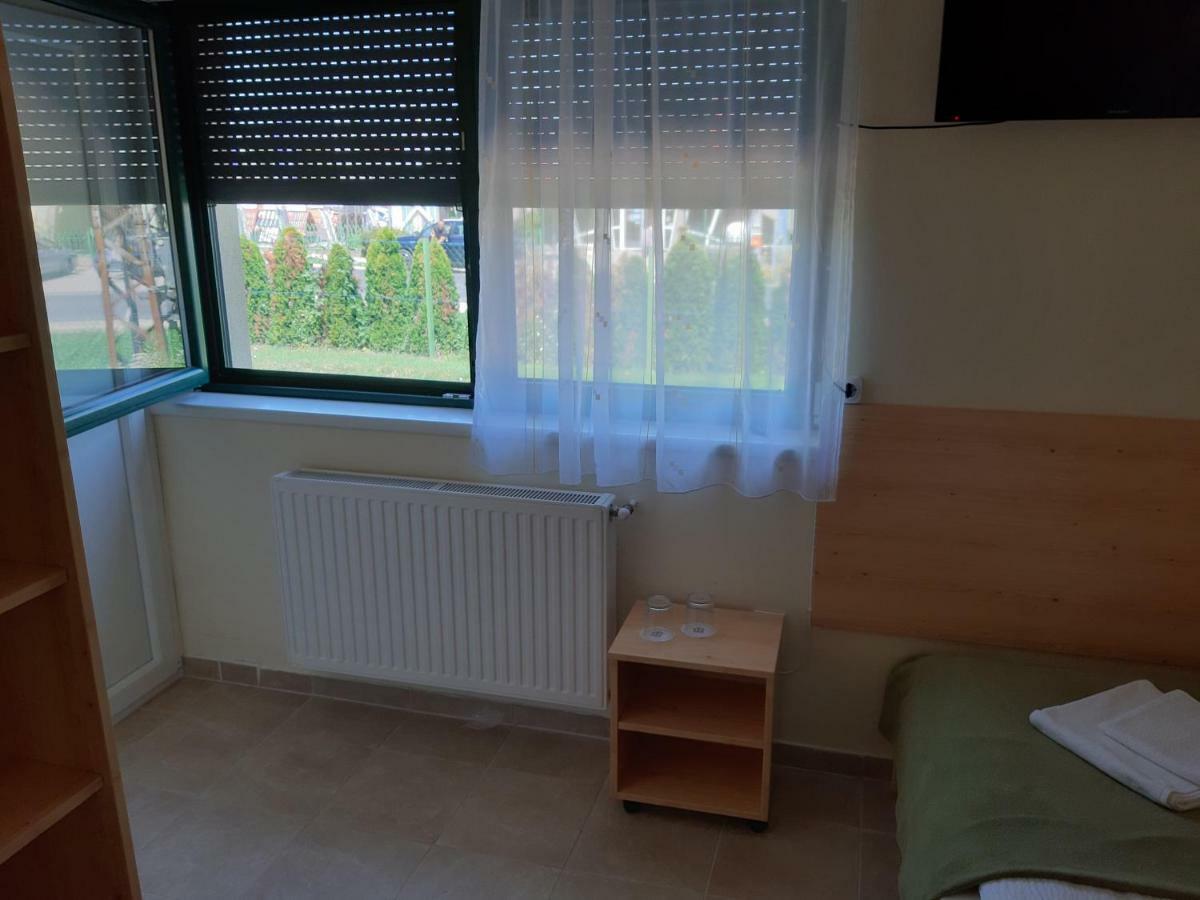 Szarszo Panzio Bed & Breakfast Балатонсарсо Екстериор снимка